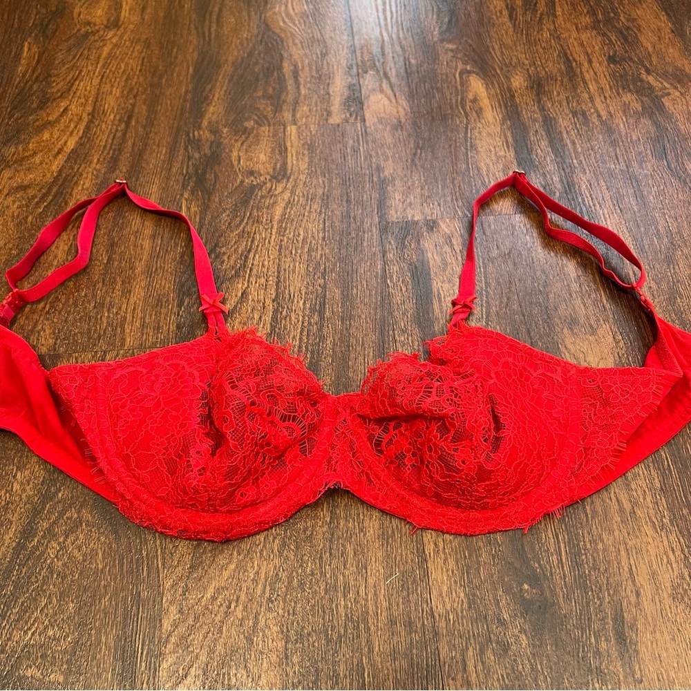 VS Red Lace Push Up Bra 36D - Picture 5 of 7
